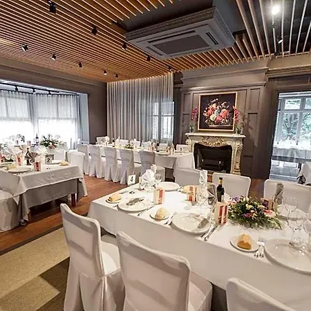 Artaza Hotel