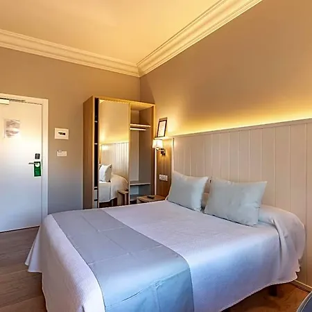 Artaza Hotel