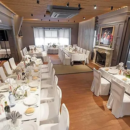 Artaza Hotel