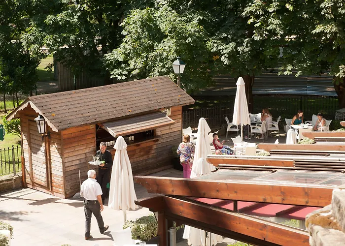 阿塔兹酒店 2* 格乔